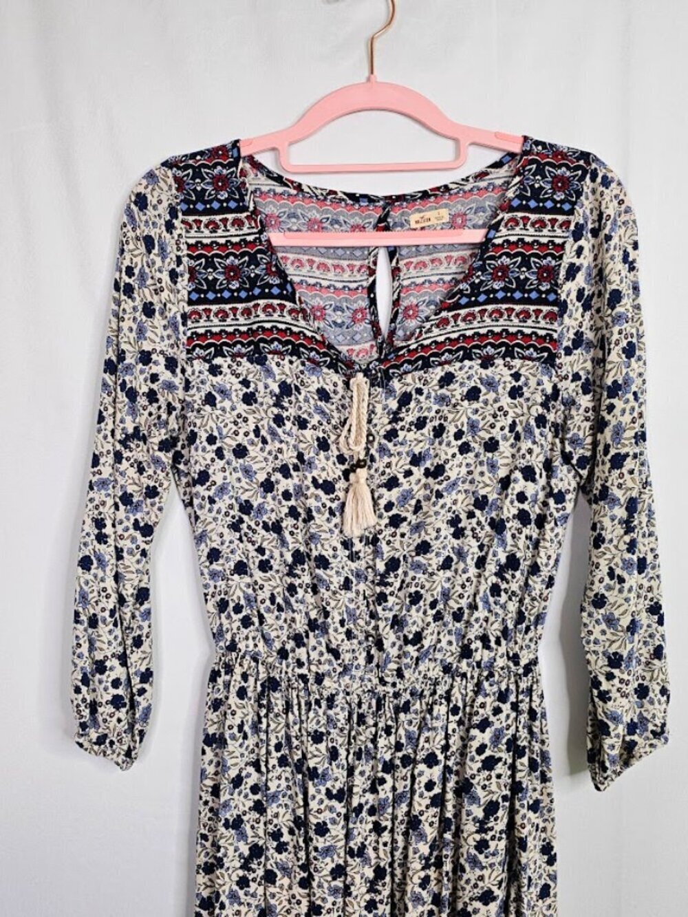 HOLLISTER Dress size S OFF WHITE w BLUE & RED Floral Boho 3/4 Sleeve Summer Cute - Picture 3 of 8